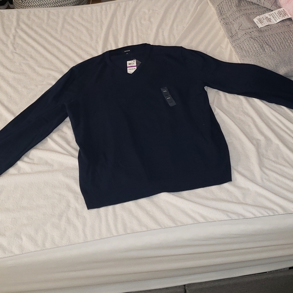 Sweater - Picture 2 of 3